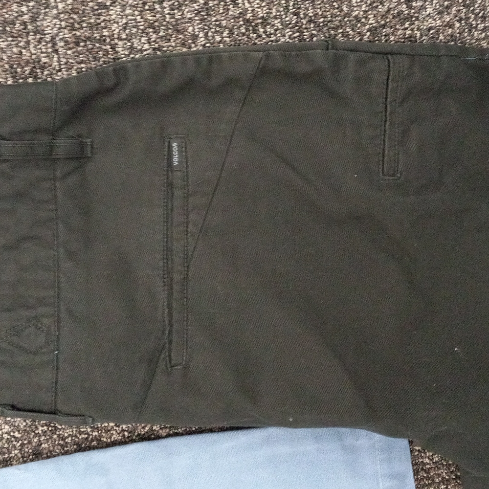 Volcom Size 36 Walking Shorts - image 4